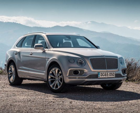 Bentley привезе гібридну версію Bentayga на автосалон в Женеву
