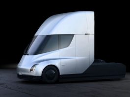 Прототип грузовика Tesla Semi ездит в Калифорнии