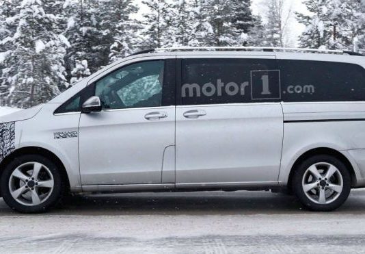 У Мережі з’явилися шпигунські знімки Mercedes-Benz V-Class з незначними оновленнями