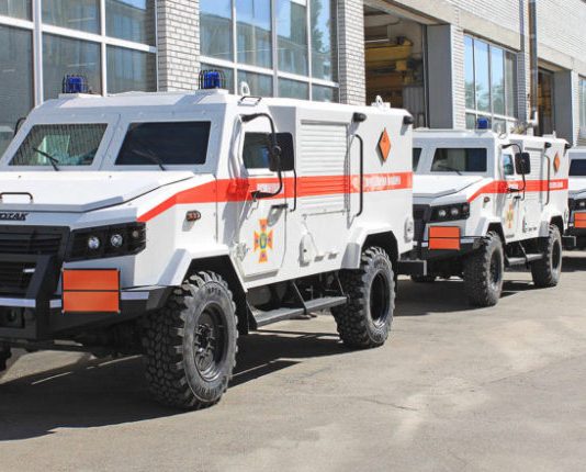 Українські рятувальники отримали нові спецмашини (ФОТО)