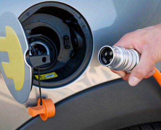 У розвитку електромобілів здійснено прорив (Відео)