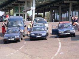 Які авто і в якому стані продають в Литві за 300-9000 євро (відео)