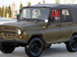 Старий УАЗ продали дорожче, ніж Mercedes та Porsche (ФОТО)