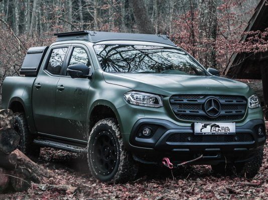 Німці перетворили Mercedes-Benz X-Class в мисливський автомобіль