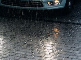 Увімкнути ближні фари або ходові вогні поза населеними пунктами. Чому цю норму повинні виконувати водії