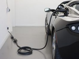 Українці активно пересідають на електромобілі