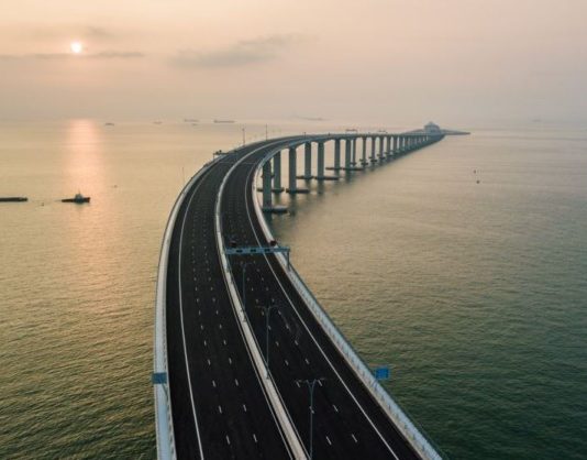 Китайці показали українцям, як треба будувати автомобільні мости (Відео)