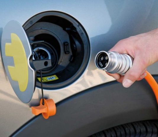 Влада дозволить електрокарам їздити швидше, ніж звичайним авто