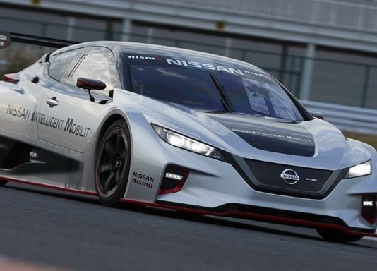 Новий Nissan Leaf перетворили на швидкісний спорткар (ВІДЕО)