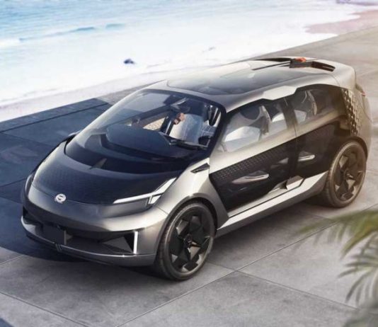 Китайці розробили для Америки кроссвен GAC Entranze з тримісний диваном спереду (фото)