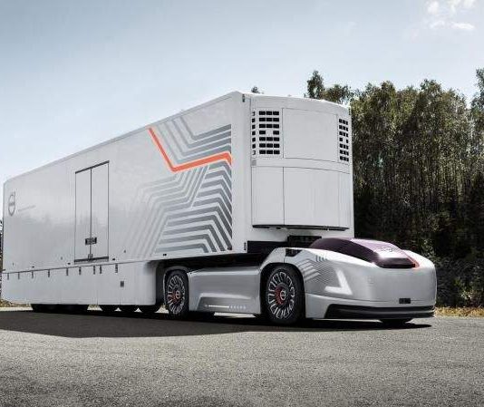 Volvo показала першу вантажівку без кабіни