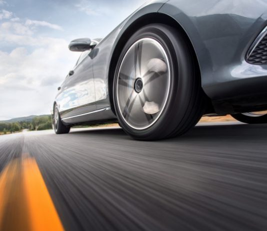 Експерти розповіли, як не вбити шини на наших дорогах