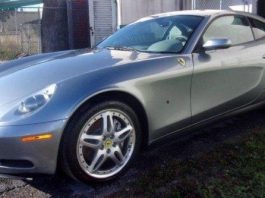 У чиновника конфіскували вражаючу колекцію авто з Mercedes і Ferrari (Фото)