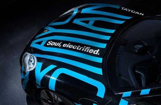 У Мережі з’явилися нові фотографії електрокара Porsche Taycan