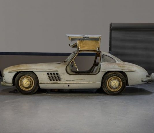 Як виглядає рідкісний Mercedes після 50 років гаражного простою (Фото)