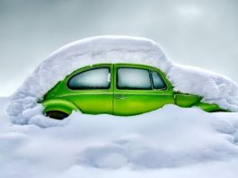 Чому не варто залишати зимувати авто на вулиці: наочний приклад (Фото)