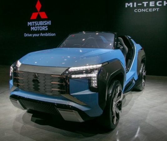 Унікальний кросовер Mitsubishi розкрили до дебюту