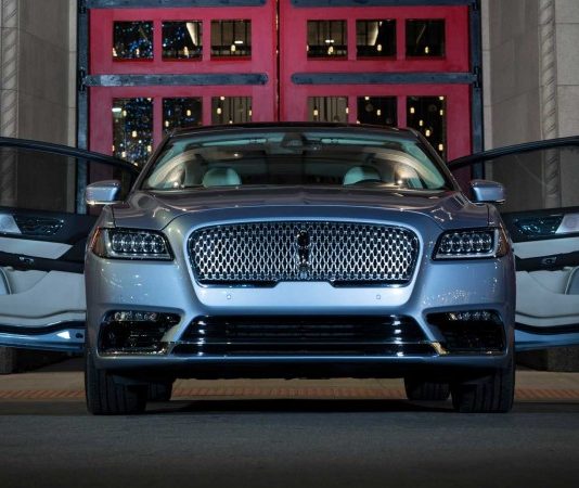 Седан Lincoln Continental отримав спецверсію з “суїцидальними” дверима