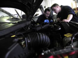 Автоексперт назвав три ознаки швидкої поломки двигуна авто