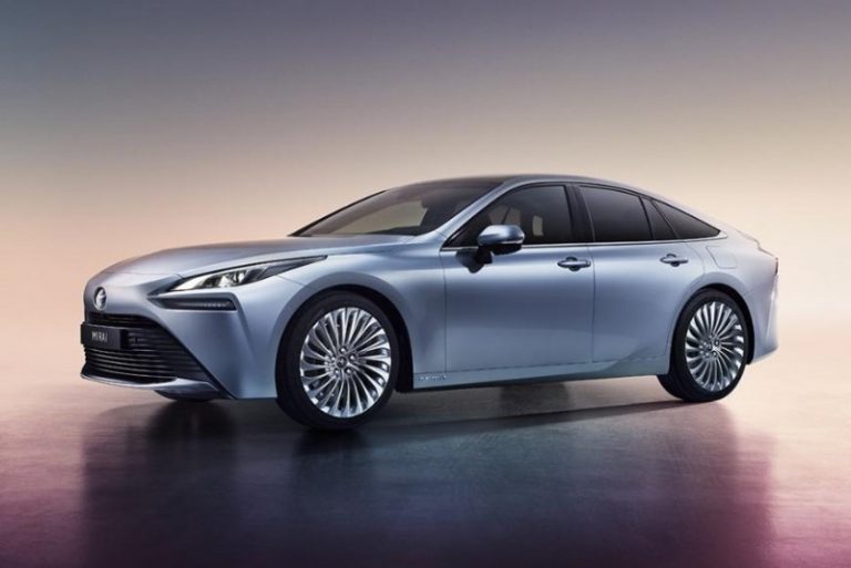 Європейцям показали водневий седан Toyota Mirai другого покоління