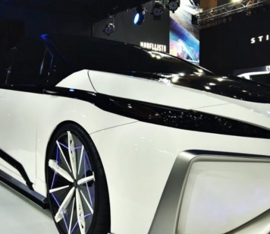 У Токіо показали незвичайний концепт-кар на основі Toyota Prius (відео)