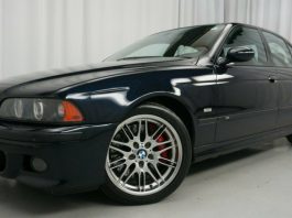 На eBay продають BMW M5 E39 2001 роки практично без пробігу (фото)
