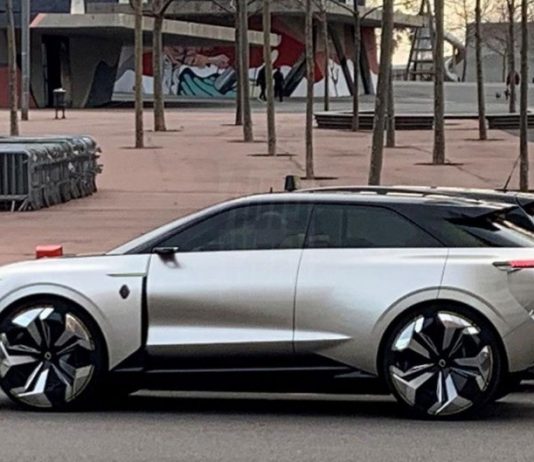 У Барселоні сфотографували невідомий кросовер Renault