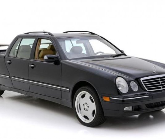 Незвичайний пікап на основі «Мерседеса» виставили на продаж