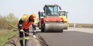 Радник глави Укравтодору Юрій Голик заявив, що фінансування доріг в цьому році зросте до 113 млрд проти 25 млрд грн в 2019-му.