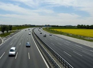 Гончарук пообіцяв українцям якісні дороги вже до кінця 2020 року