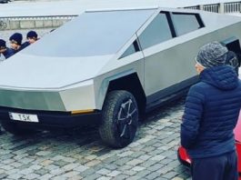 В Україні знову помітили Tesla Cybertruck (фото)