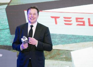 «Особисто я буду на роботі»: Ілон Макс зробив важливу заяву щодо коронавірусу