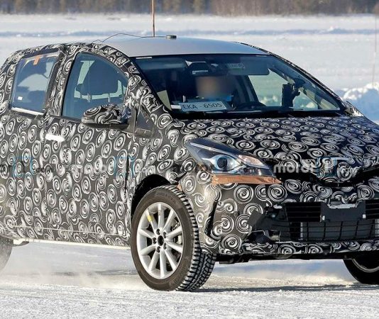 Toyota вивів на тести новий Yaris