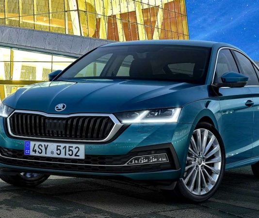 Стало відомо коли з’явиться в продажі нова Skoda Octavia