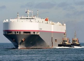 Судно з новими Nissan майже тиждень дрейфувало біля берегів США (Фото)