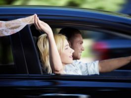 Назвали причини, чому небезпечно їздити з відкритими вікнами