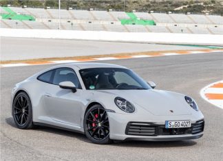 У Києві помічений унікальний спорткар за 11 мільйонів (ФОТО)