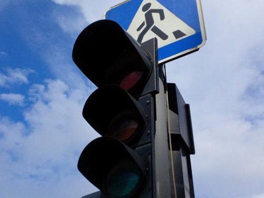 У Німеччині вирішили перейти на безконтактні світлофори