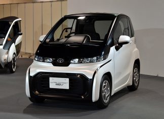 Toyota випустила нову модель ультракомпактного серійного електромобіля