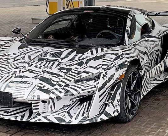 Новий McLaren Sabre сфотографували журналісти