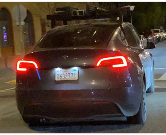 Кросовер Tesla Model Y помітили під час тестування (фото)