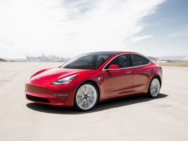 Tesla показала інтер’єр оновленого електрокара Model 3 (фото)