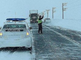 Поліція отримає право зупиняти авто “без причини”