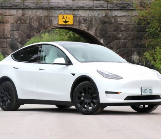 Tesla все же выпустила самую бюджетную Model Y