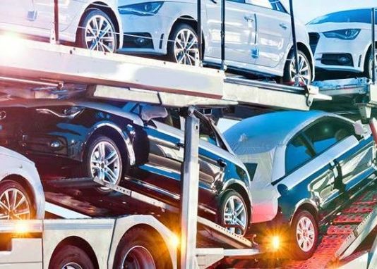 Законопроект про розмитнення авто з єврономерами в Україні: що про це думає Зеленський