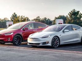 Компанія Tesla вирішила відкликати 135 000 своїх електрокарів