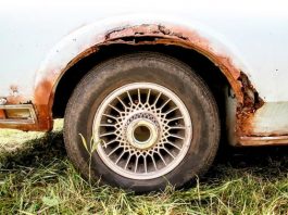 Названі помилки водіїв, які призводять до іржі на новому авто