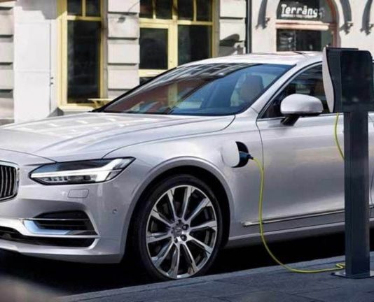 Глава Volvo розповів вчому залежить успіх продажів електромобілів
