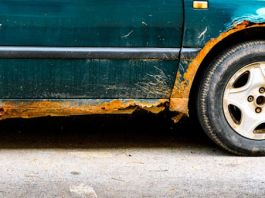 Названо топ-3 помилки водіїв, які призводять до появи іржі на кузові