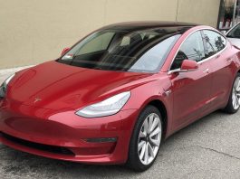 Продажі Tesla впали в Європі – покупці стали вибирати електрокари інших виробників